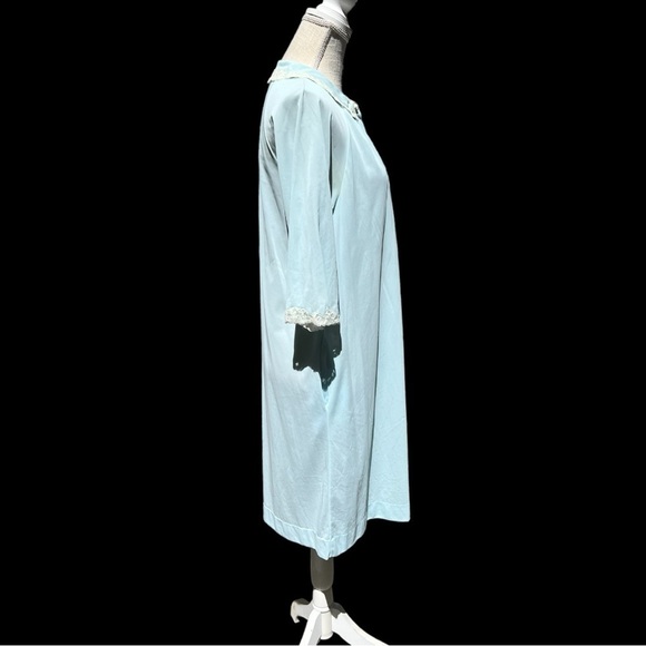 🌻VINTAGE Sears Roebuck & Co. Light Blue Nylon Robe w/ Lace Accents Size Small - Picture 9 of 14